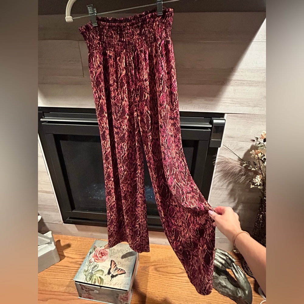 T35. BAR III Maroon Patterned Wide Leg Pants